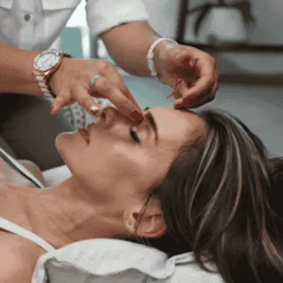 Dra. Valentina Ríos, dermatóloga en Panamá